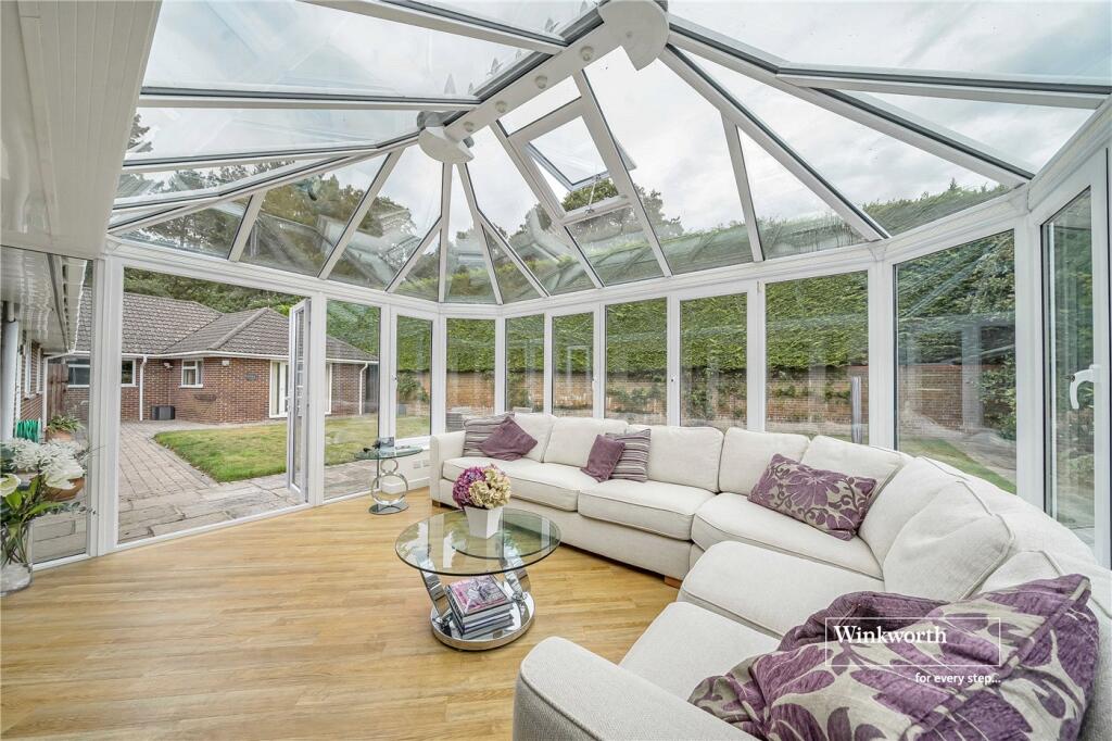 Additional image 28 of Glen Close, Barton on Sea, New Milton, Hampshire, BH25