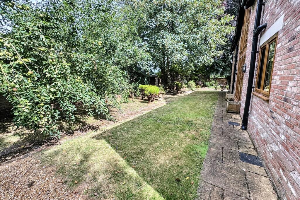 Additional image 21 of Horton