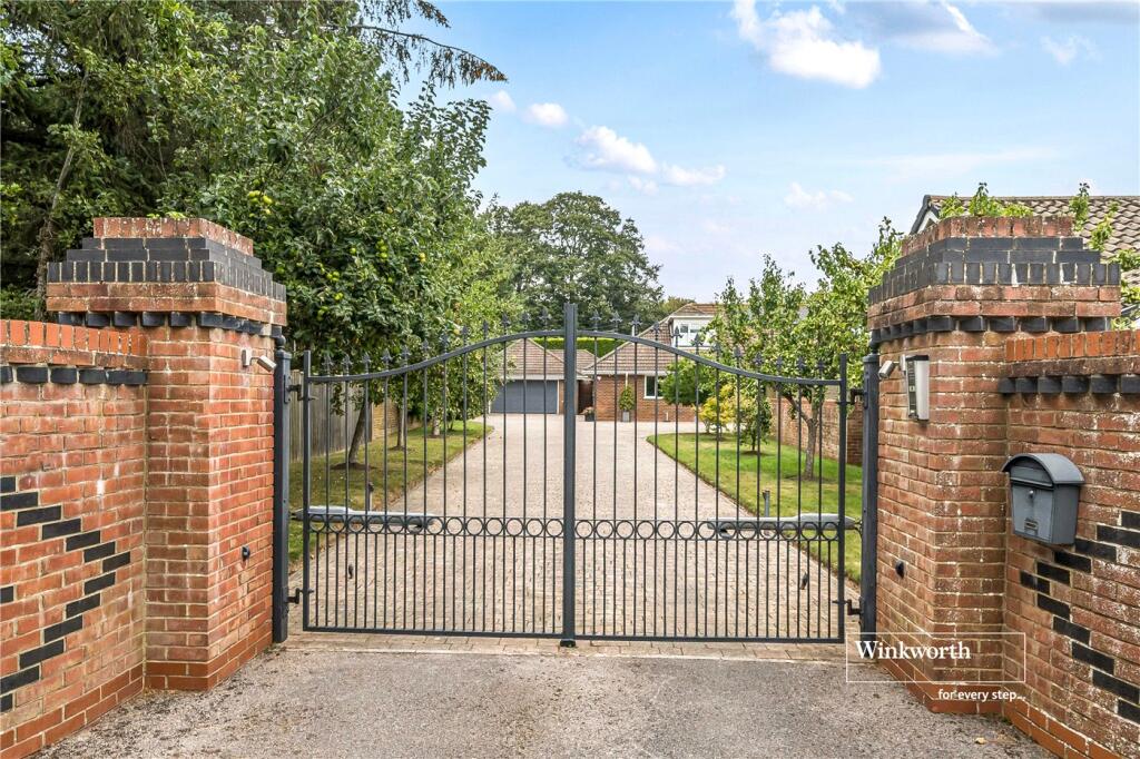 Additional image 26 of Glen Close, Barton on Sea, New Milton, Hampshire, BH25