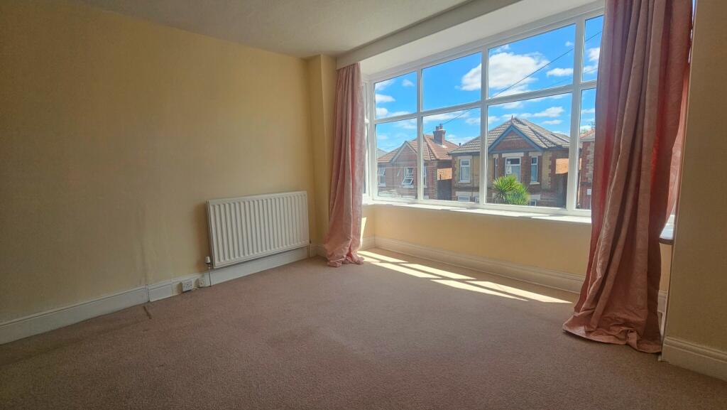 Additional image 6 of LARGE 4 Bed Detached House in Winton