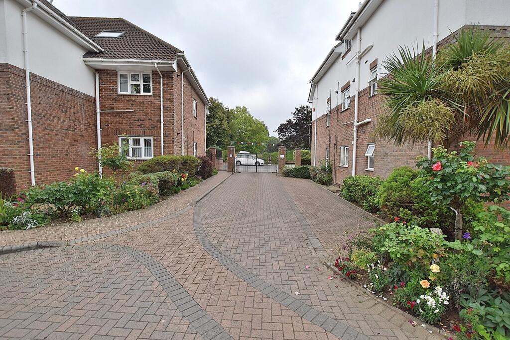 Additional image 2 of Whitefield Road, New Milton, Hampshire. BH25 6DH