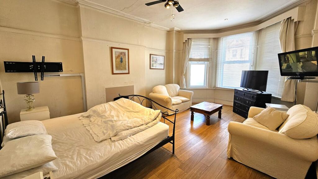 Additional image 7 of Boscombe Reef Hotel, 15 Westby Road, Bournemouth, BH5 1HA