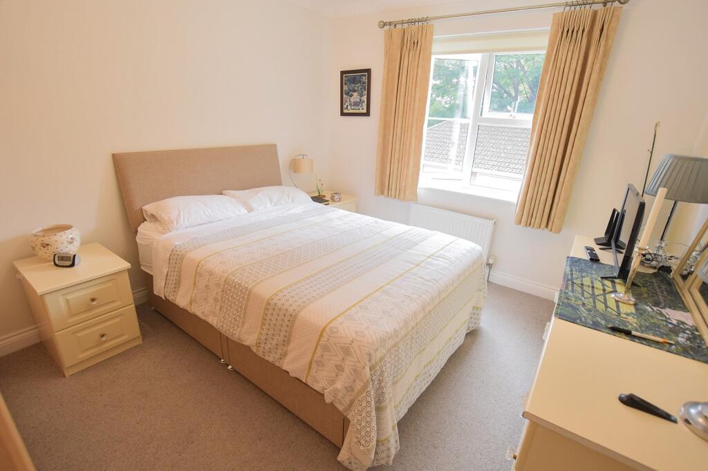 Additional image 9 of Whitefield Road, New Milton, Hampshire. BH25 6DH