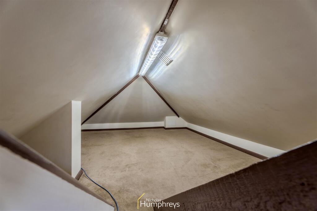 Additional image 9 of Horton