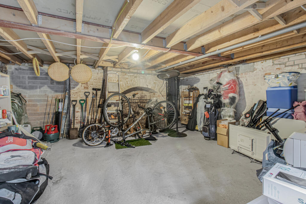 Additional image 32 of Lake Grove Road, New Milton, Hampshire, BH25