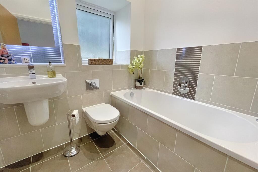 Additional image 10 of Queens Park