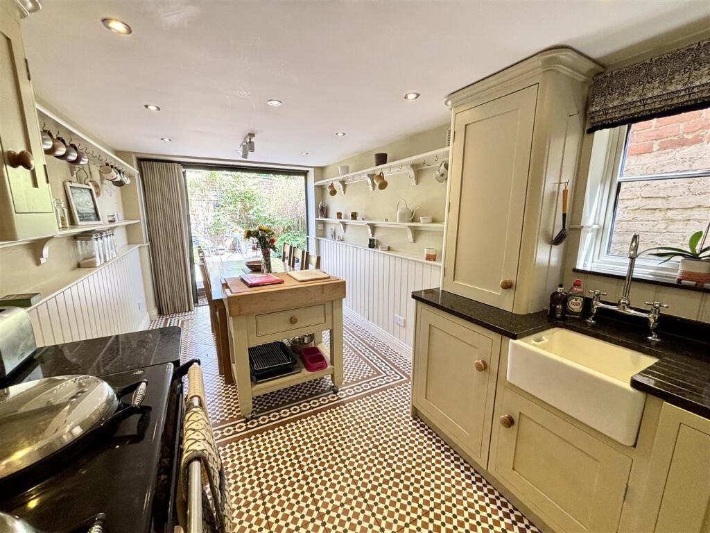Additional image 9 of Leigh Road, Wimborne