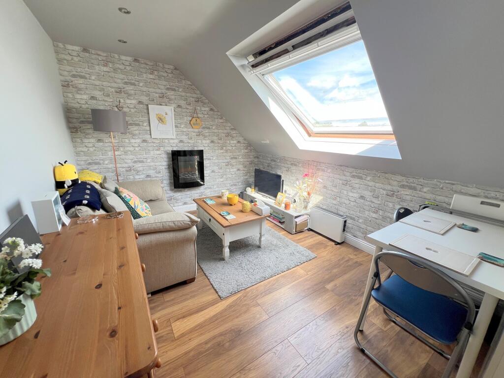 Additional image 5 of Eastlands, New Milton, Hampshire. BH25 5PJ