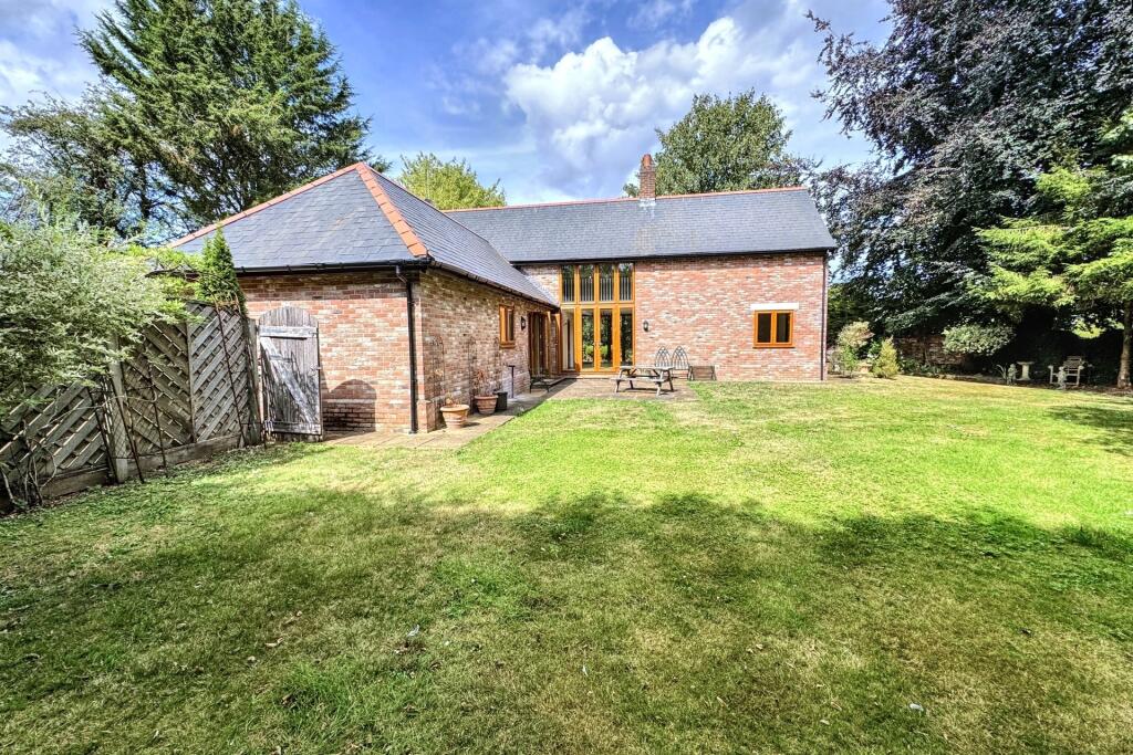 Additional image 22 of Horton