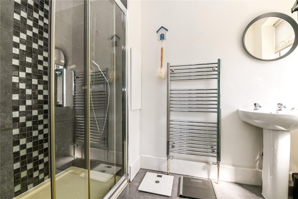 Additional image 9 of Beach Avenue, Barton on Sea, New Milton, Hampshire, BH25