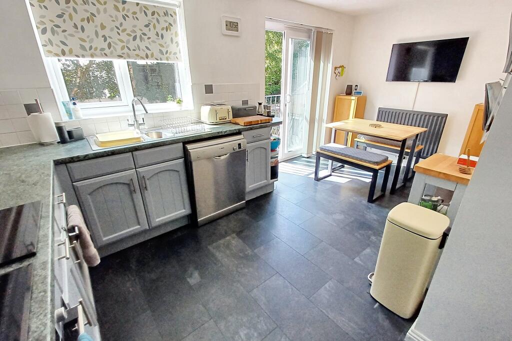 Additional image 4 of Verwood