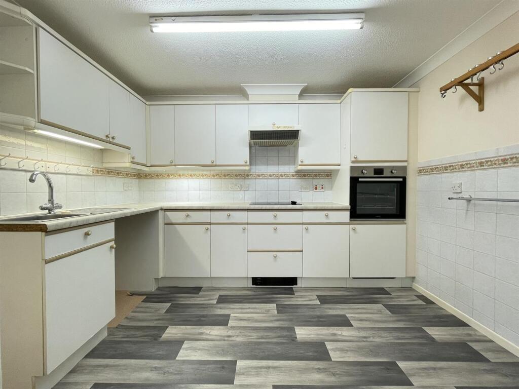 Additional image 2 of Fernlea Avenue, Ferndown