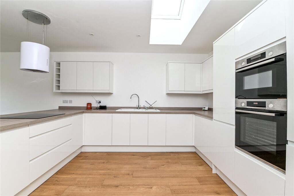 Additional image 10 of Barton Way, Barton on Sea, New Milton, Hampshire, BH25