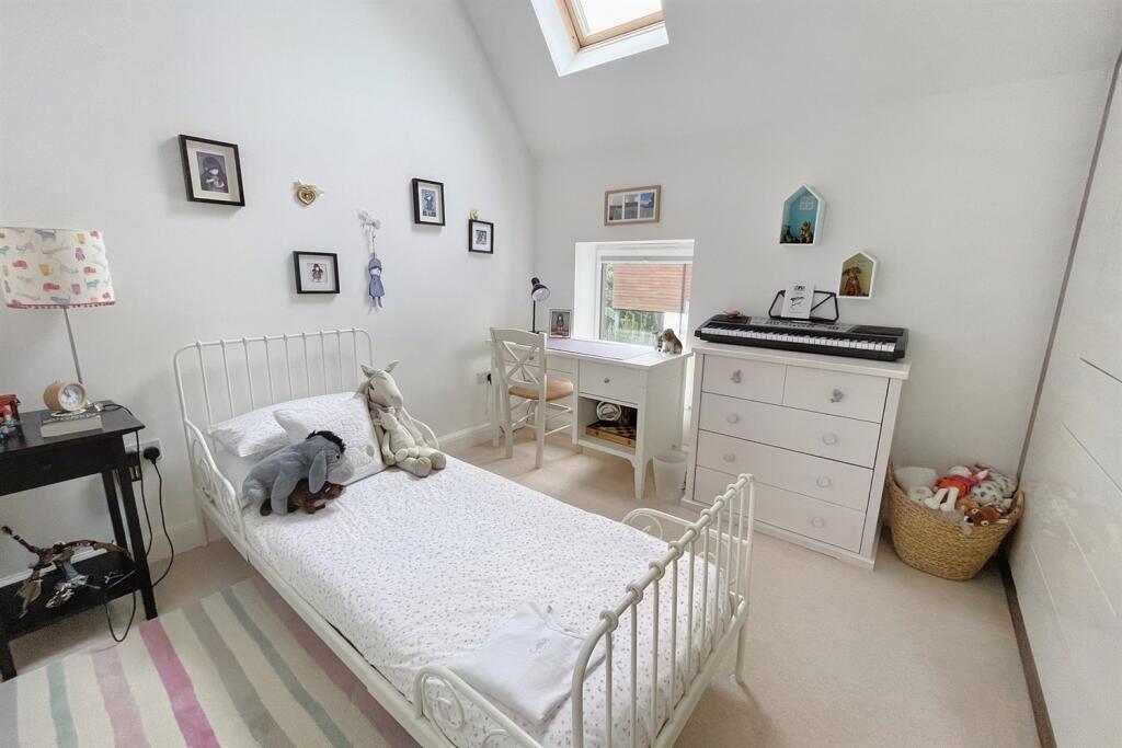 Additional image 8 of Queens Park