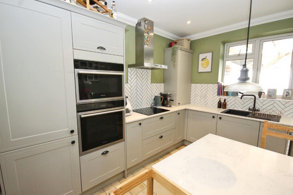 Additional image 4 of Pine Tree Glen, Bournemouth, Dorset, BH4