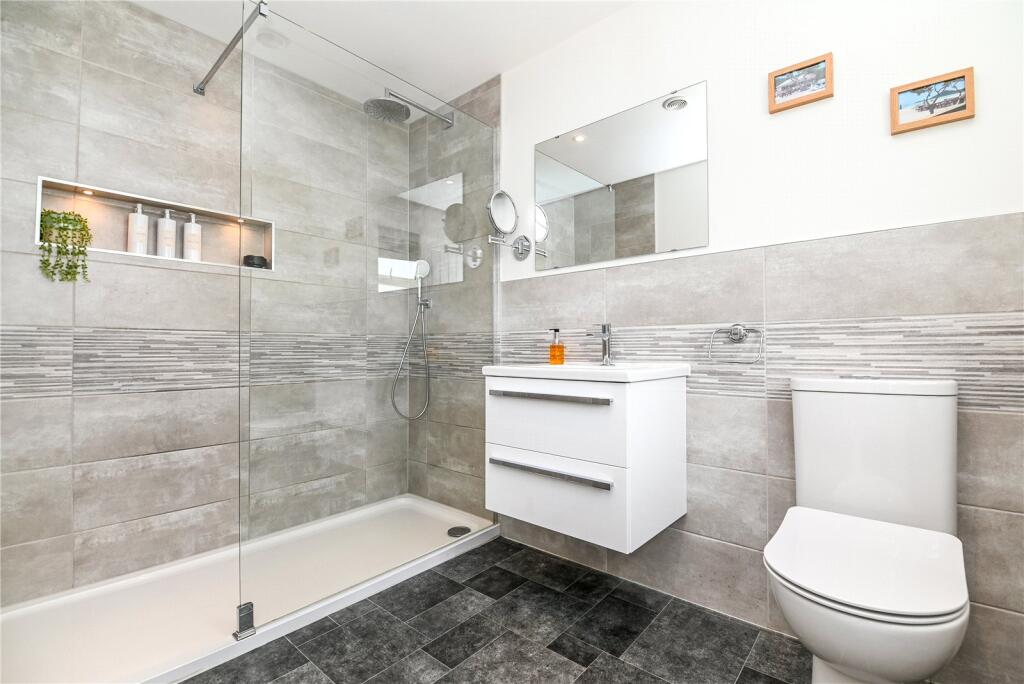 Additional image 12 of Barton Drive, Barton on Sea, New Milton, Hampshire, BH25