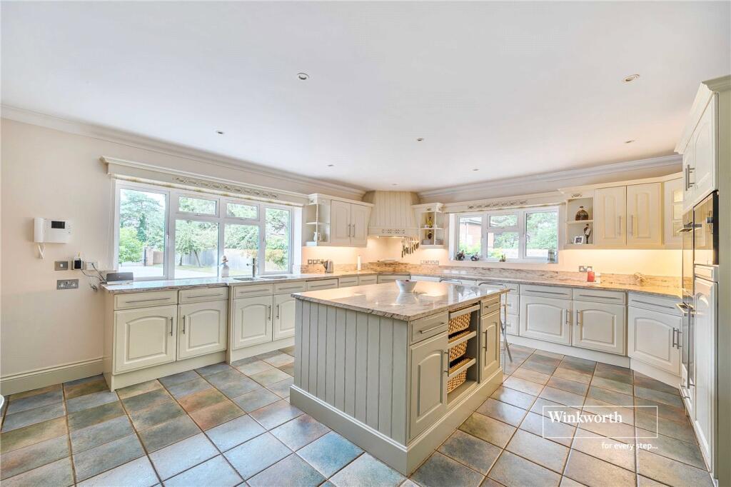 Additional image 17 of Glen Close, Barton on Sea, New Milton, Hampshire, BH25