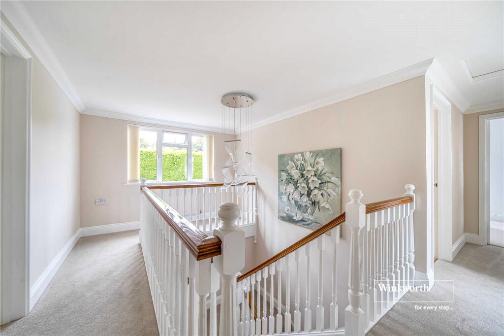 Additional image 19 of Glen Close, Barton on Sea, New Milton, Hampshire, BH25