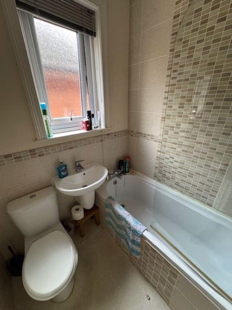 Primary image of House Share in Charminster – Room Available for £550/Month, All Bills Included