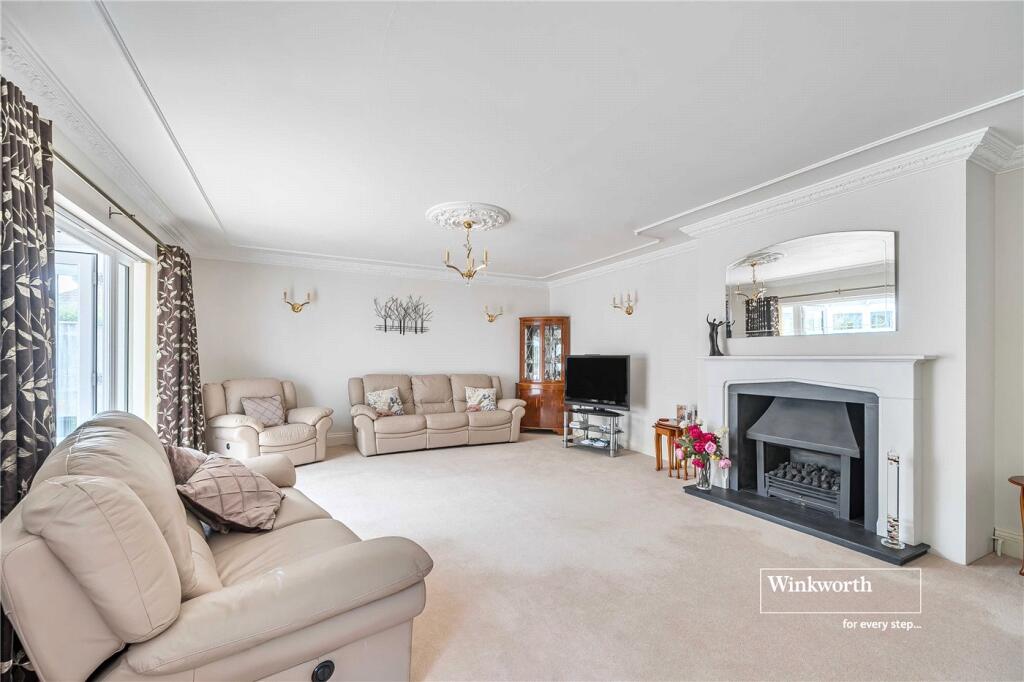 Additional image 4 of Glen Close, Barton on Sea, New Milton, Hampshire, BH25
