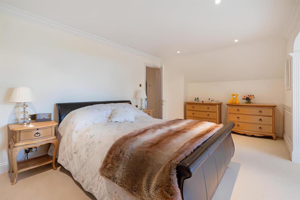 Additional image 16 of Picket Hill, Ringwood
