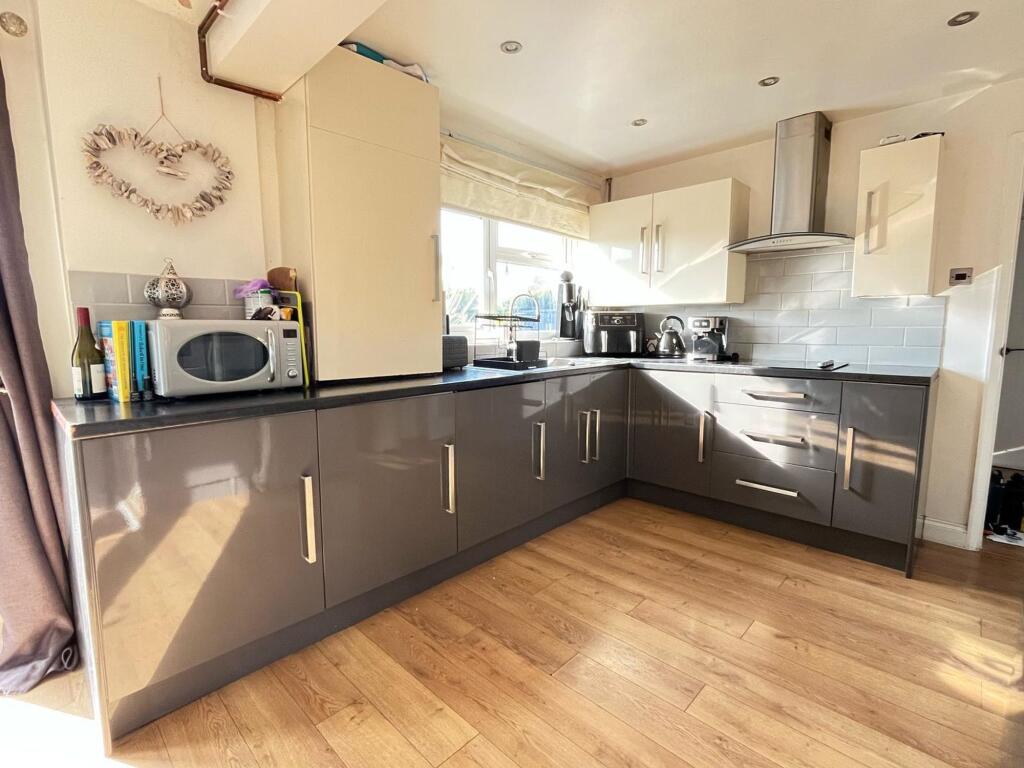 Additional image 8 of Victoria Avenue, Peacehaven, BN10 8LX