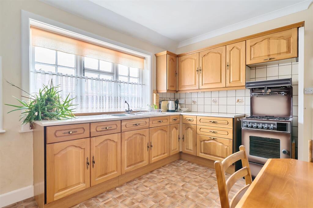 Additional image 15 of Abbotts Close