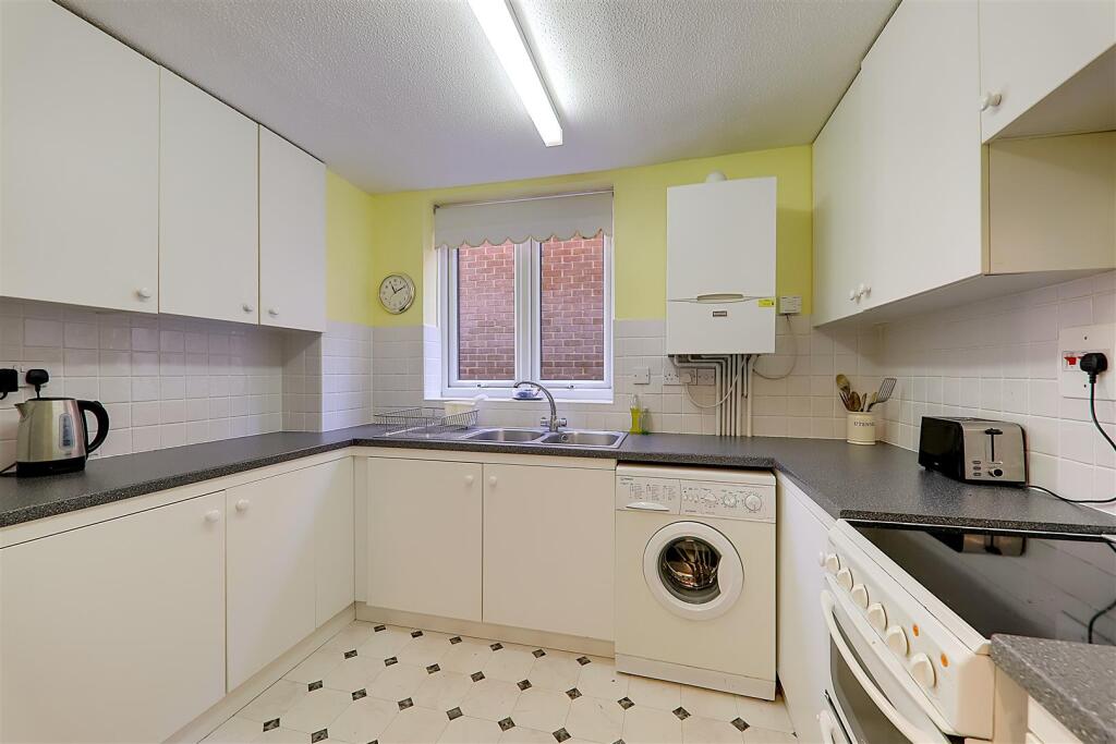 Additional image 7 of Cardinal court, Grand Avenue, Worthing