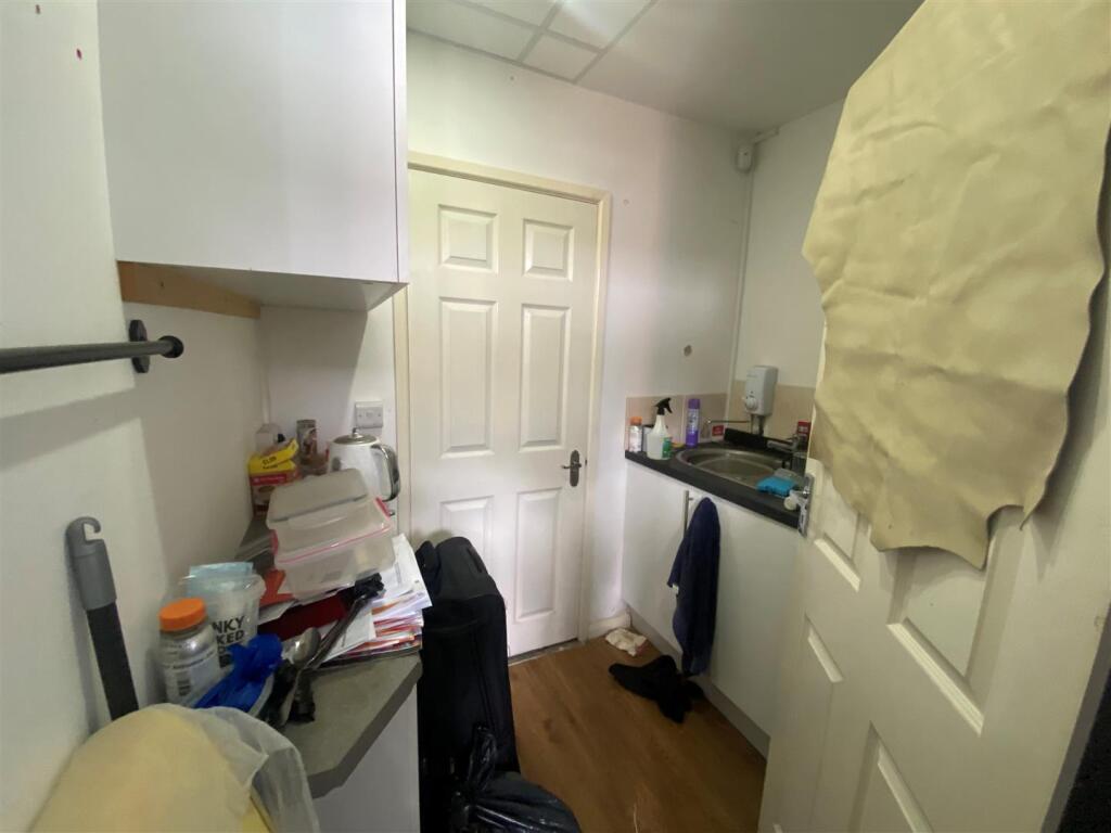 Additional image 3 of New Broadway, Worthing