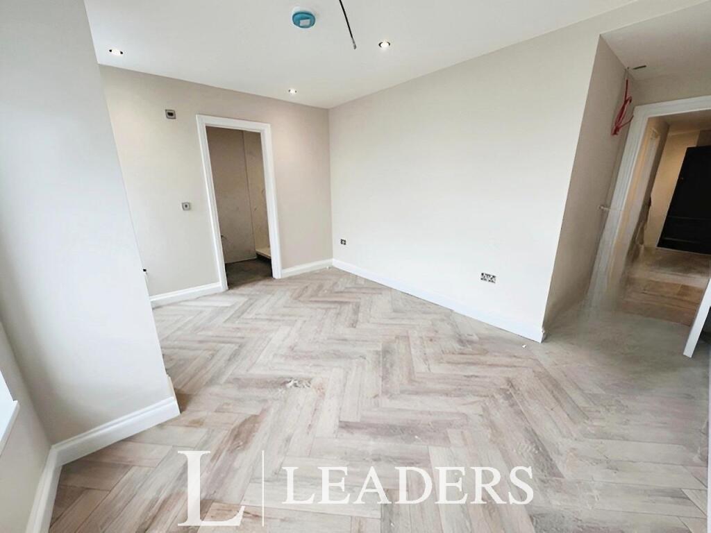 Additional image 4 of Queen Square