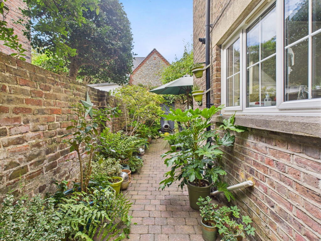 Additional image 2 of Elizabeth Road, Worthing, BN11 4EF