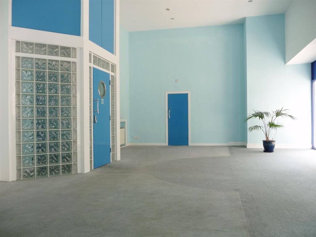Additional image 9 of The Ocean Building - Spacious & Central