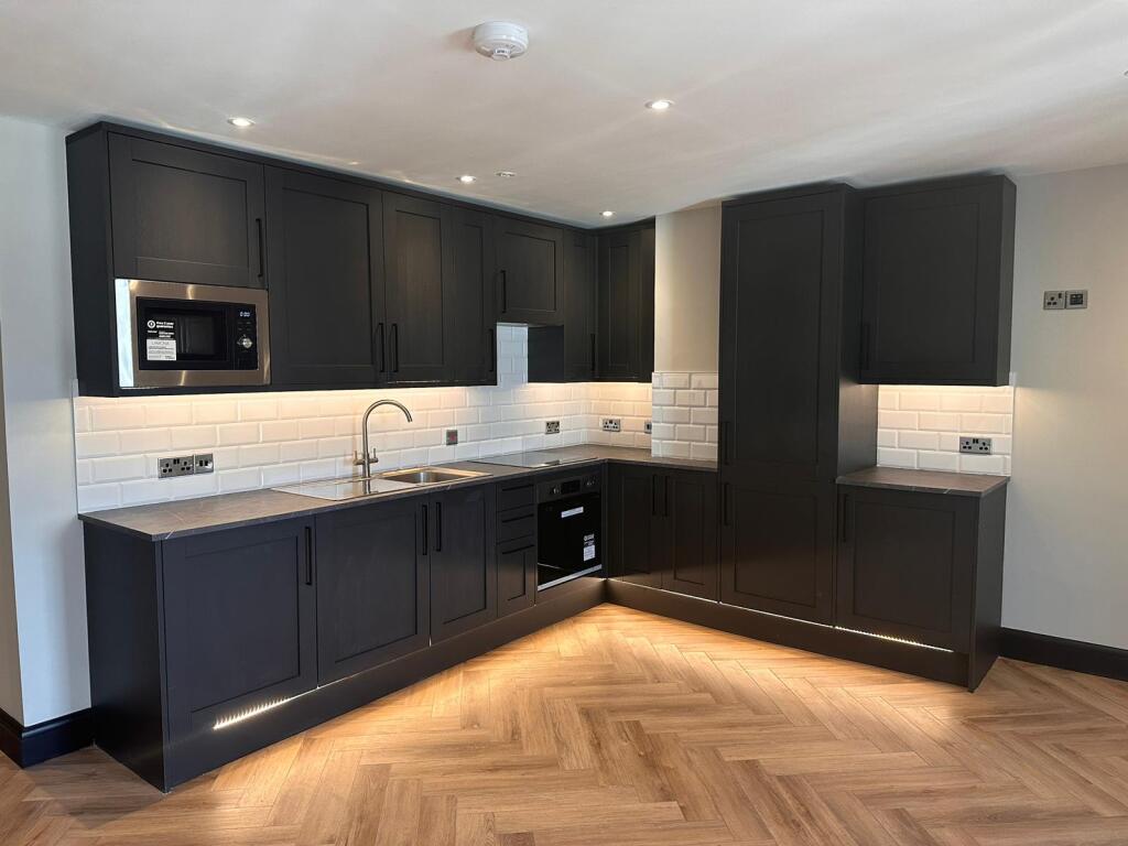 Additional image 3 of 2 Bartholemews