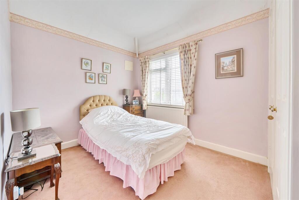 Additional image 17 of Abbotts Close