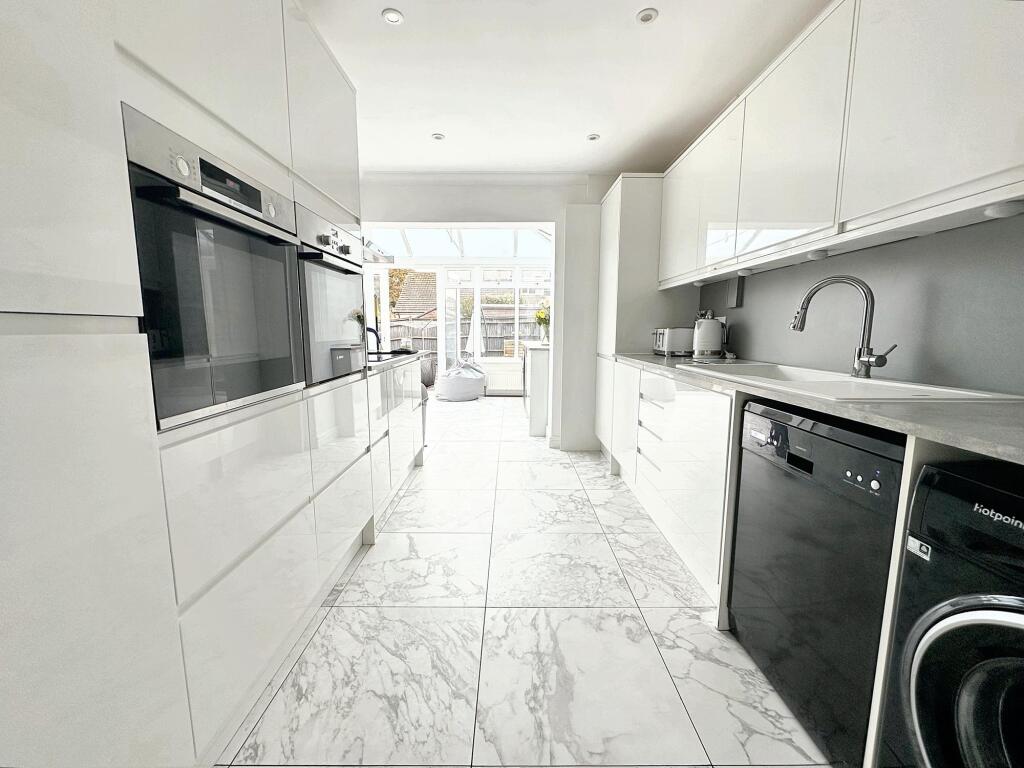 Additional image 8 of Southdown Avenue, Peacehaven, BN10 8RX