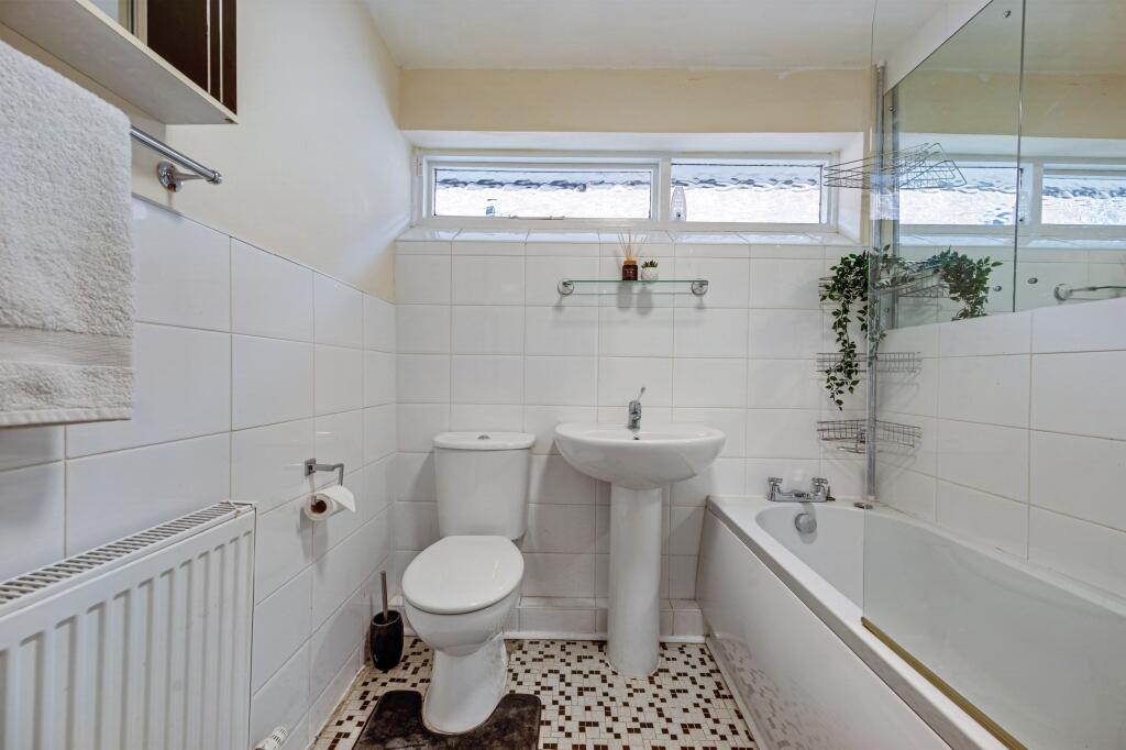 Additional image 11 of Ingleton Close, Harwood