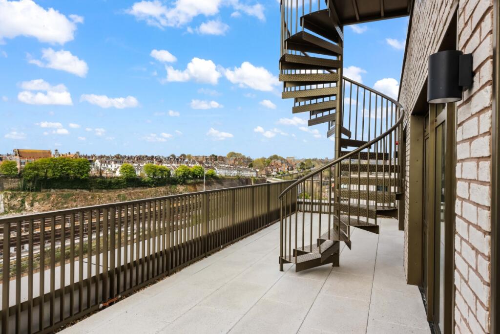 Additional image 8 of Wellesbourne, 137 Preston Park Brighton BN1