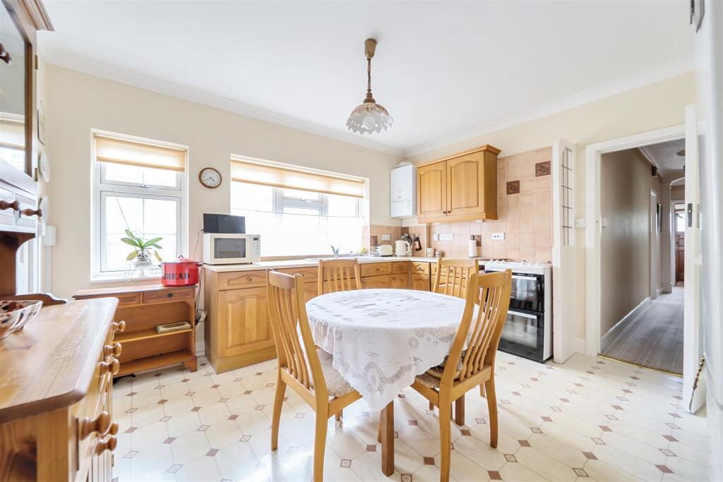 Additional image 9 of Abbotts Close