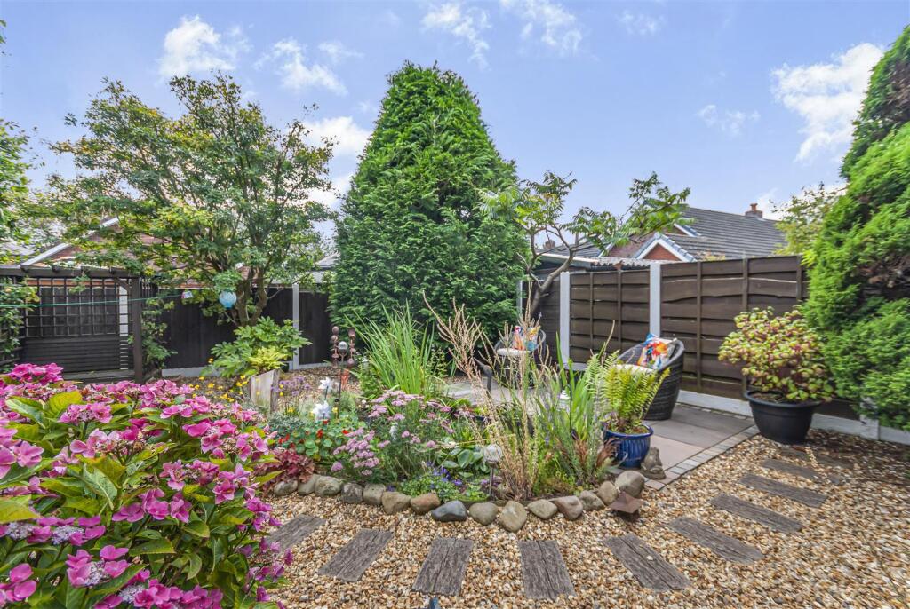 Additional image 36 of Greenfield Close, Bury