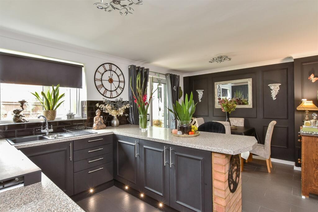 Additional image 5 of Ambleside Avenue, Telscombe Cliffs, Peacehaven, East Sussex