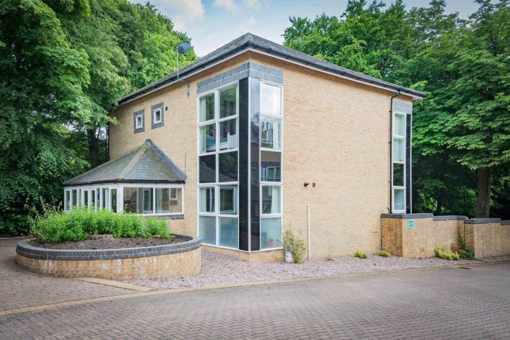 Additional image 32 of 2 Belvedere Heights, Bolton, BL1 5EP