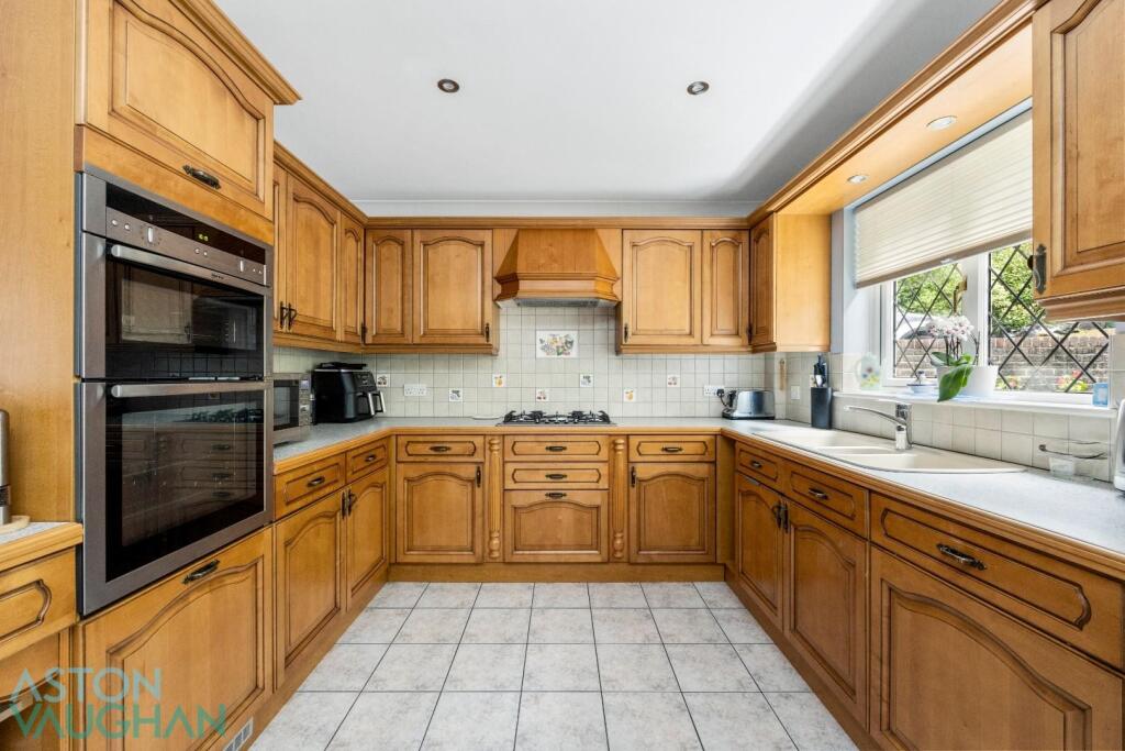 Additional image 4 of Surrenden Crescent, Brighton