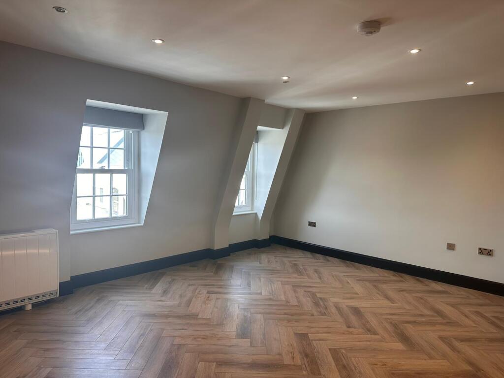 Additional image 4 of 2 Bartholemews