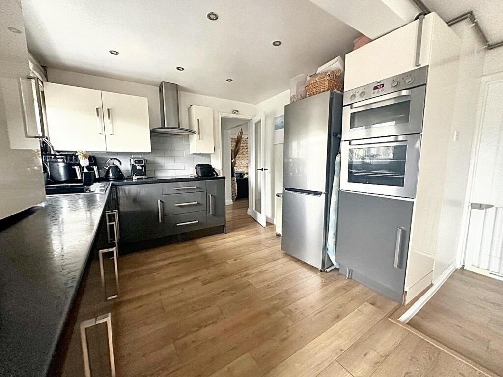 Additional image 7 of Victoria Avenue, Peacehaven, BN10 8LX