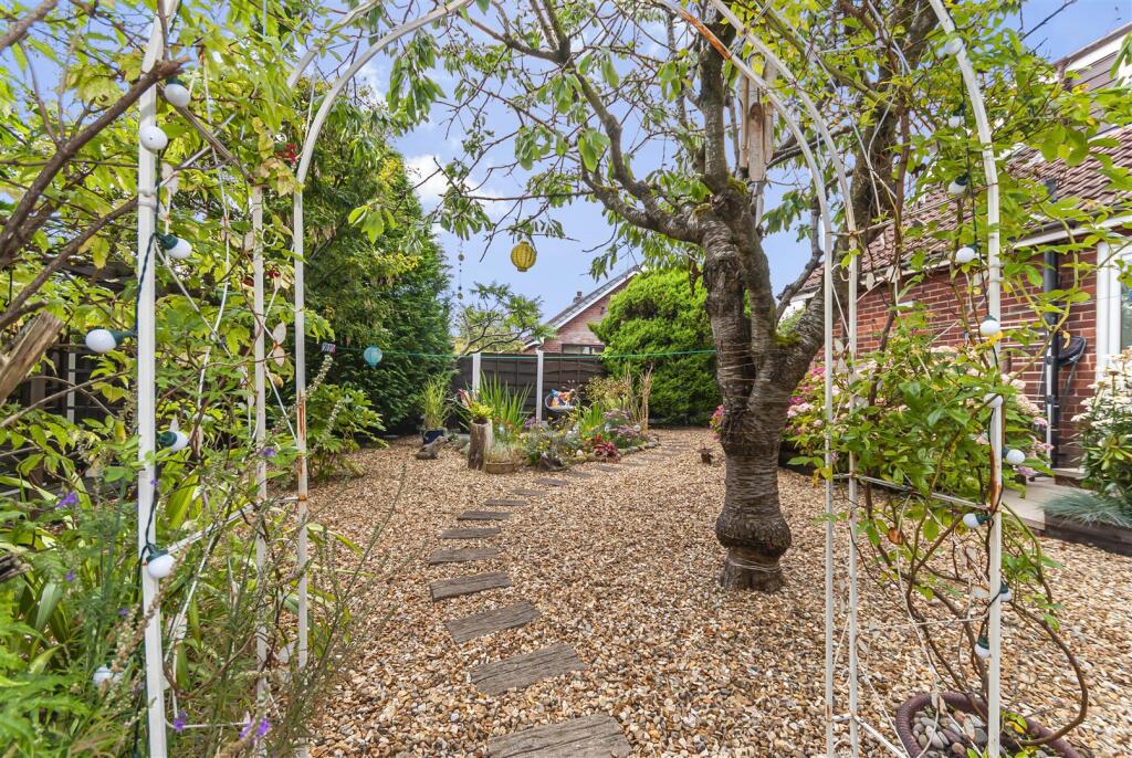 Additional image 34 of Greenfield Close, Bury