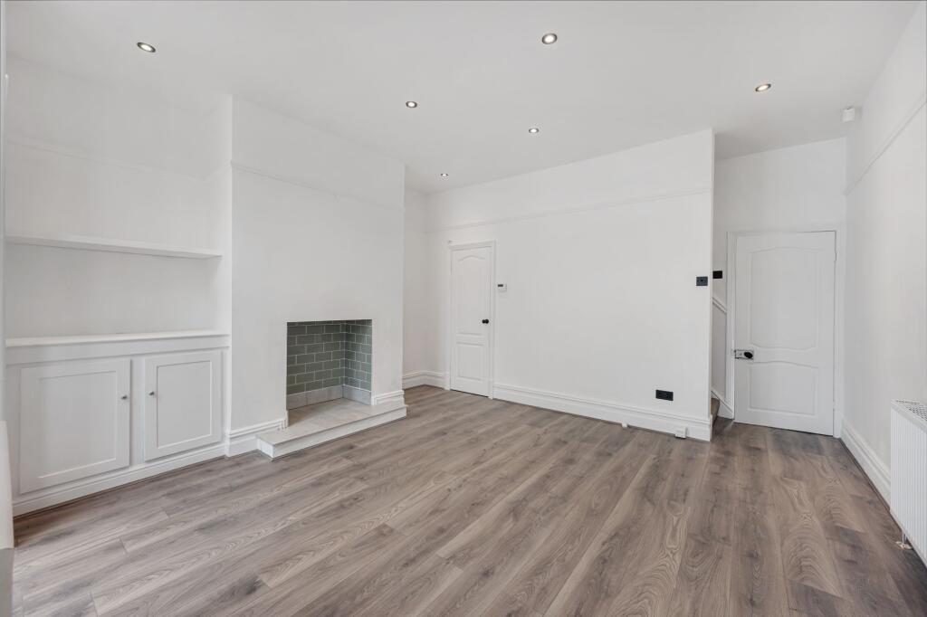 Additional image 7 of Shilton Street, Ramsbottom, BL0 | 4-Bed Terraced with, Open-Plan Kitchen/Diner & Well-Proportioned Bedrooms