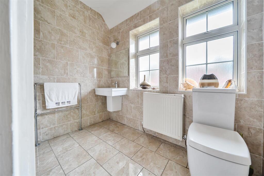 Additional image 5 of Abbotts Close