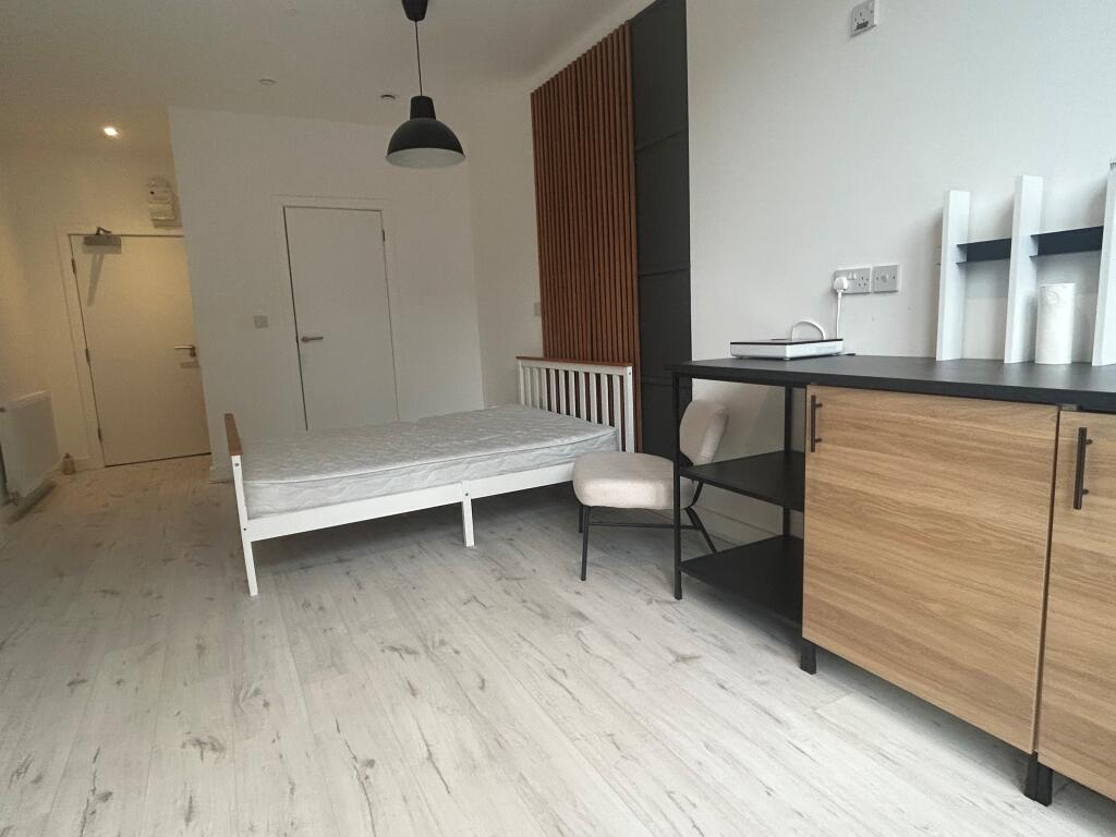 Additional image 4 of Flat 18, 21 Silver Street