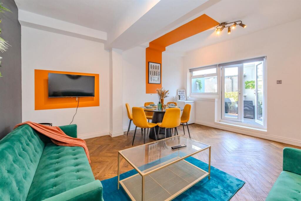 Additional image 5 of Penthouse, Clarence Square, Brighton