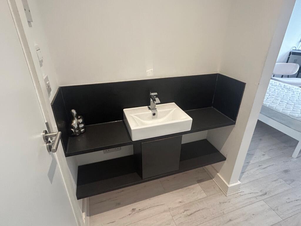 Additional image 5 of Flat 18, 21 Silver Street